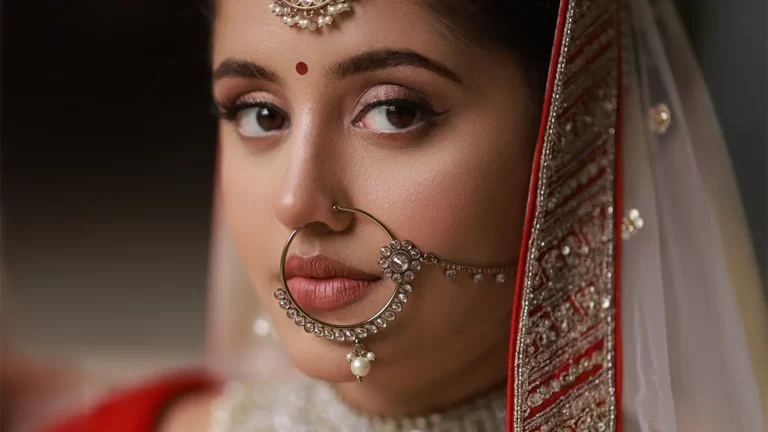 Tips for Booking Last-Minute Bridal Makeup Packages During Peak Season