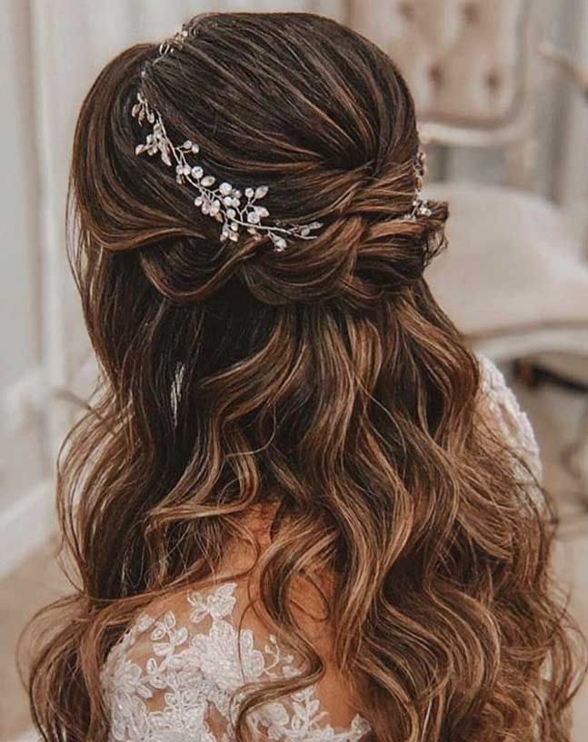 Elegant & Trending Hairstyle for Brides